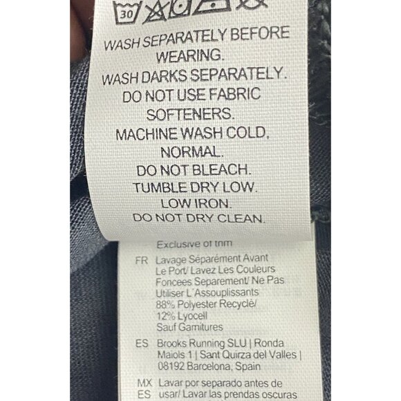 Brooks NWT Heather Asphalt Size Medium Merry Runderful Distance Graphic Shirt - Picture 4 of 11